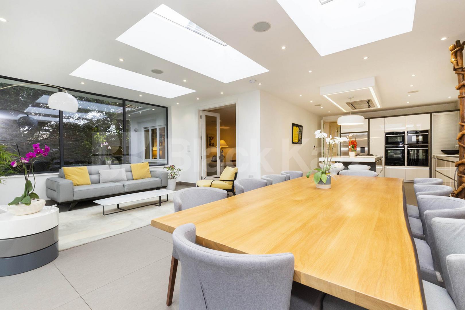 Super 5 bed 2 bath family home with a stunning cinema room and garden Barnet Gate Lane, Arkley Barnet